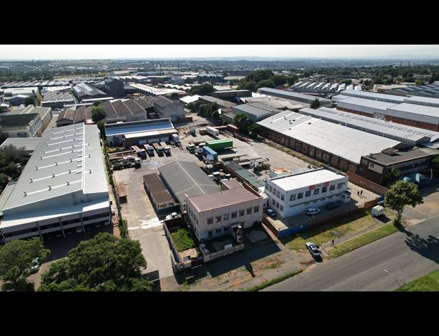 7,786M² FACTORY TO LET IN STEELEDALE